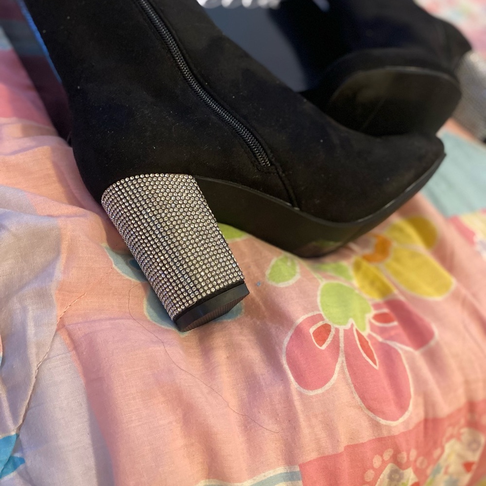 Women’s Heeled Rhinestone Boots